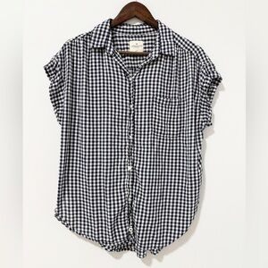 American Eagle Outfitters Gingham Button Down Shirt